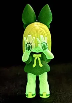 GRAPE BRAIN 手の目少女 にぎるちゃん シークレット GID 蓄光