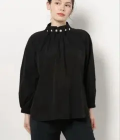 anana アナナ BIGパールネック ブラウス 長袖　シャツ 黒 ゆったりのサムネイル