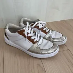 Cole Haan スニーカー　ゴールド　ヒョウ柄のサムネイル