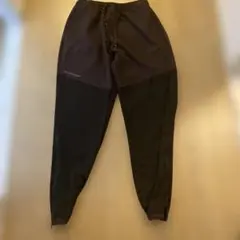 ティゴラ　BEAMS DESIGN ブラックジャージパンツ