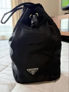 PRADA 巾着ポーチ ブラック ナイロンのサムネイル