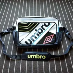 ※中古品※ umbro スポーツ用ショルダーバッグ(中敷あり)のサムネイル