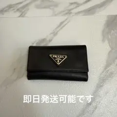 PRADA ブラック レザー キーケース