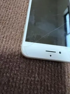 iPhone8 本体 画面ひびあり バッテリー83%