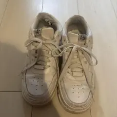 NIKE AIR FORCE 1 ホワイト スニーカー