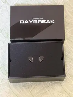 【新品・未使用・未開封】CRINEAR DAYBREAK リケーブル可能イヤホン 新品・未使用・未開封】CRINEAR DAYBREAK リケーブル可能イヤホン