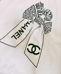 CHANEL リボンシュシュ ヘアゴム レオパード柄のサムネイル