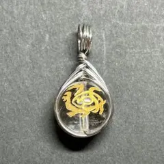 WP299S 天然石 ワイヤーラッピング ペンダントトップ 金彫り水晶 玄武