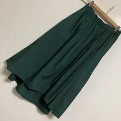 モスグリーンスカートのサムネイル