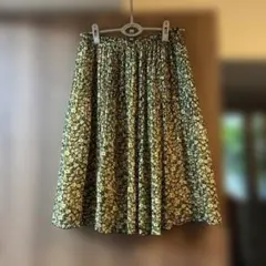 花柄 膝丈スカート Mサイズのサムネイル