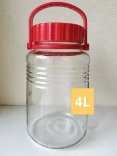 果実酒瓶 透明 ガラス 赤い蓋のサムネイル
