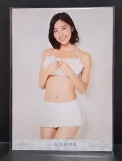 松井珠理奈　オフィシャルカレンダー2016　写真のサムネイル