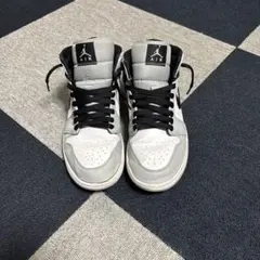 AIR JORDAN1 midライトスモークグレー