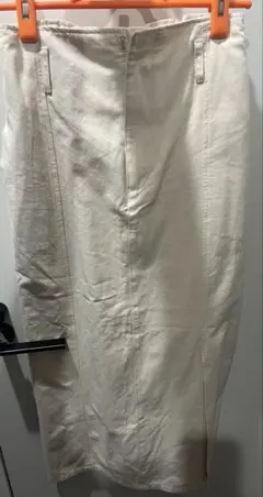 白　ロングスカート　スリット入り