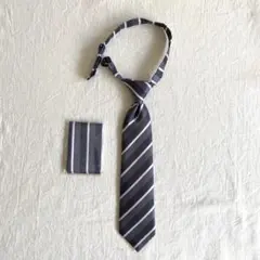 グレーとホワイトのストライプネクタイ/卒業式・入学式／卒入学式