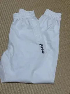 FILA ホワイトパンツ　Sサイズ