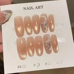 ピンクベージュ ネイルチップ ストーン装飾 マグネットキラキラ　s