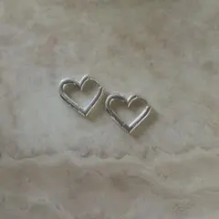シルバー 925 フープ　ハート型 ピアス(両耳用)