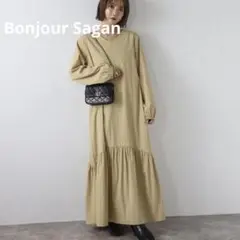 Bonjour Sagan 裾フレアVネックワンピース