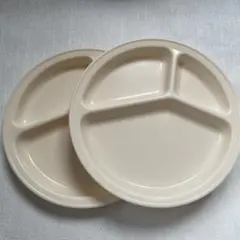 プレート クリーム色 2枚セット　プラスチック　アウトドア　キャンプ　皿　仕切り