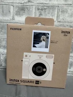 インスタックス　スクエア　SQ1 チョークホワイト　新品未使用品 Amazon.co.jp: FUJIFILM Instax Square SQ1 Cheki Square