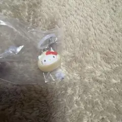 サンリオ　めじるしアクセサリー　なりきりまん　ハローキティ