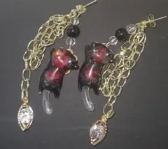 11・魔除け猫 ピアス 猫 魔除け ハンドメイド  レジン 天然石 一点もの 黒