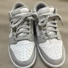 Nike グレー ホワイト スニーカー