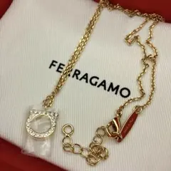 FERRAGAMO ガンチーニ　クリスタル　ネックレスのサムネイル