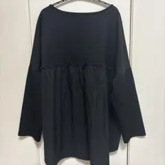 黒バックフリル長袖