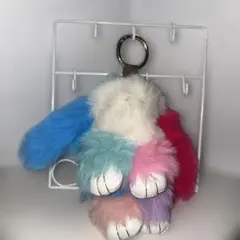 カラフルウサギ型ファーキーホルダー