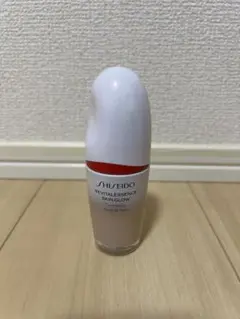SHISEIDO メーキャップ エッセンス スキングロウ ファンデーション