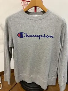 Champion グレー ロゴ入り トレーナー