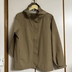 ベージュ フード付き マウンテンパーカー