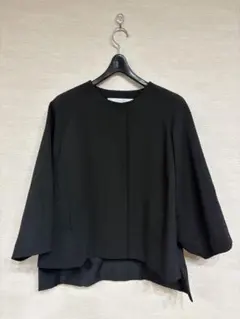 ノーカラーブラックジャケット(ADORE)