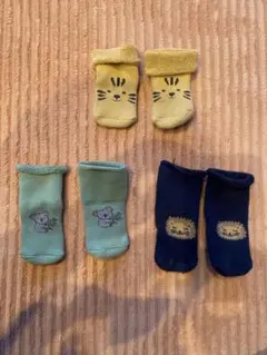 H&M 靴下3足　新生児〜3ヶ月