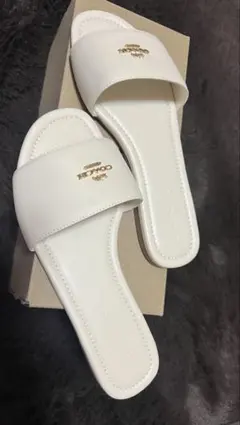 COACH ホワイト スライドサンダル