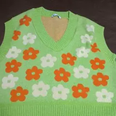 ザラ　　　ZARA フラワーパターン ニットベスト グリーン