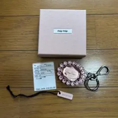 Miu Miu ピンククリスタル キーホルダー　箱付き 2026年最新】MIU MIU カラー：ピンク系 レディース キーホルダー
