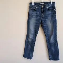 【23区 DENIM】デニム　ストレート　36サイズのサムネイル