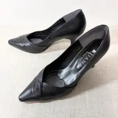 極美品★DIANA パンプス ポインテッドトゥ Vカット サイドオープン 幅広