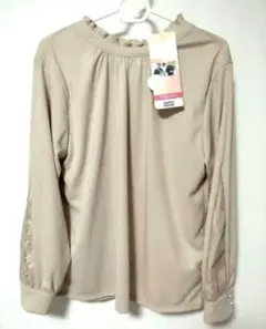 新品　ベージュ フリルネック 長袖ブラウス