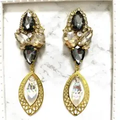 A478♡スワロフスキー　オーロラ　ブラック　大ぶり　ビジュー　ピアス　黒