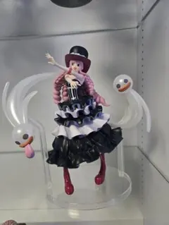 ONE PIECE ペローナ フィギュア 4体　バラ売り不可 ONE PIECE ペローナ フィギュア 4体 バラ売り不可 - メルカリ