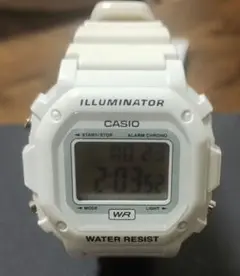 CASIO ILLUMINATOR ホワイト デジタル腕時計