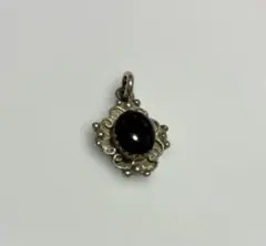 アンティーク風のペンダントトップ