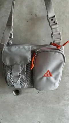 Nike ACG ボディバッグ グレーのサムネイル