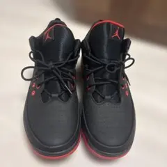 ブラック/レッド スニーカー