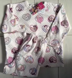 新品　90cm ディズニープリンセス　長袖パジャマ　キルト