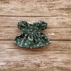 JANAYA ハンドメイド　オビツ11服　緑色花柄半袖ワンピース　翌日発送